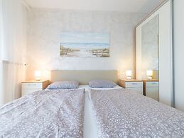 Spacious Holiday Home near Sea