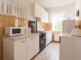 Spacious Holiday Home near Sea