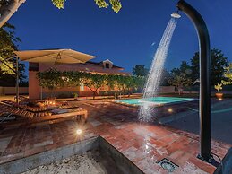 Charming Holiday Home With Private Pool