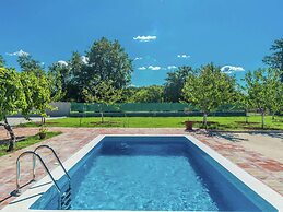 Charming Holiday Home With Private Pool