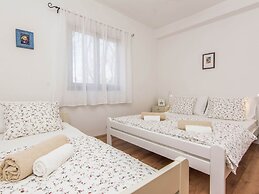 Charming Holiday Home With Private Pool
