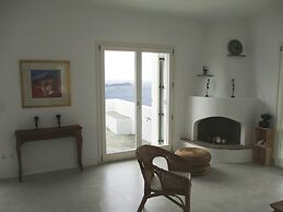 Comfortable Villa Near Sea in Andros