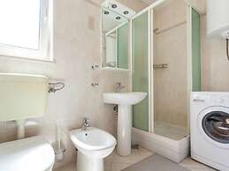 Modern Apartment With Roof Terrace Near the Beach