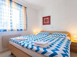 Modern Apartment With Roof Terrace Near the Beach