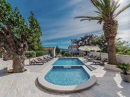 Villa in Sukosan With Sauna and Pool