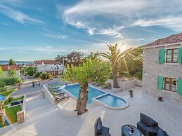 Villa in Sukosan With Sauna and Pool