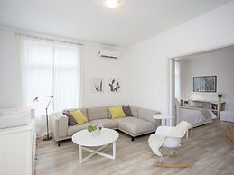 Beautiful Villa 100m From the sea