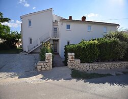 Spacious Apartment With Terrace, Near the Beach