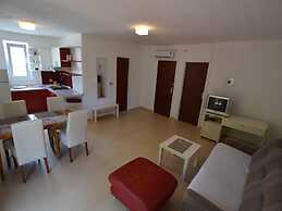 Spacious Apartment With Terrace, Near the Beach