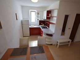 Spacious Apartment With Terrace, Near the Beach