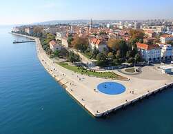 Spacious Apartment With Terrace, Near the Beach