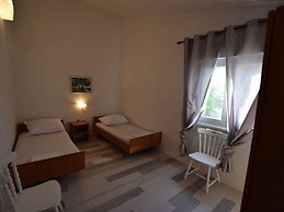 Comfortable Apartment With Balcony and Outdoor Kitchen