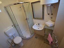 Comfortable Apartment With Balcony and Outdoor Kitchen