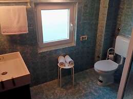 Nice Apartment With Balcony and Sea View, Outdoor Kitchen for use