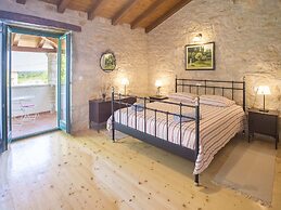 Roofed Villa in Istria With Private Pool