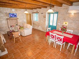Roofed Villa in Istria With Private Pool