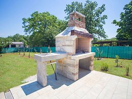 Roofed Villa in Istria With Private Pool