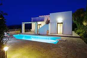 Luxury Villa in Agia Triada With Swimming Pool