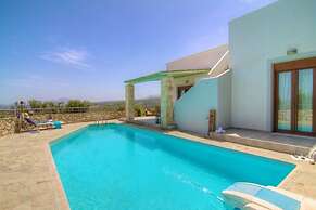 Luxury Villa in Agia Triada With Swimming Pool