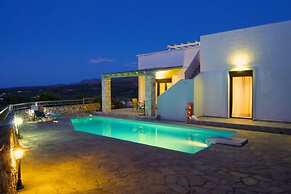 Luxury Villa in Agia Triada With Swimming Pool