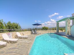 Luxury Villa in Agia Triada With Swimming Pool