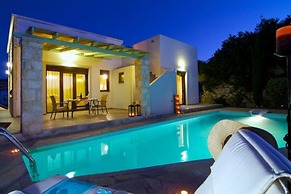 Luxury Villa in Agia Triada With Swimming Pool
