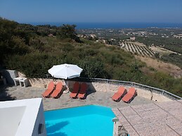Luxury Villa in Agia Triada With Swimming Pool