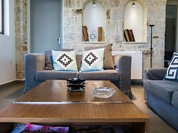 Luxury Villa in Agia Triada With Swimming Pool