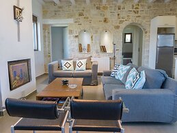 Luxury Villa in Agia Triada With Swimming Pool