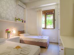 Luxury Villa in Agia Triada With Swimming Pool