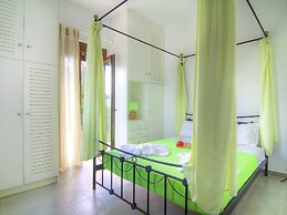 Luxury Villa in Agia Triada With Swimming Pool