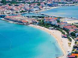 Comfortable Apartment With Balcony Near the Beach