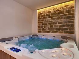 Sea-view Villa in Bol with Hot Tub, Sauna, Whirlpool