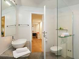 Sea-view Villa in Bol with Hot Tub, Sauna, Whirlpool