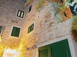 Sea-view Villa in Bol with Hot Tub, Sauna, Whirlpool