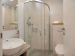 Sea-view Villa in Bol with Hot Tub, Sauna, Whirlpool