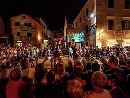 Sea-view Villa in Bol with Hot Tub, Sauna, Whirlpool