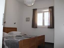 Apartment in Veli Rat With Roof Terrace