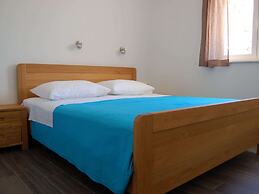 Nice Apartment With Roofed Terrace, Near the Sea