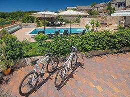 Modern Villa in Grohote With Pool