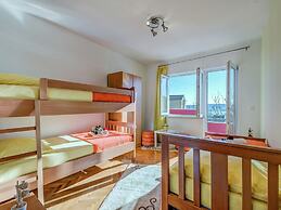 Apartment in Dalmatia near Sea