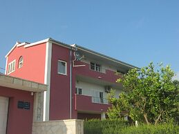 Apartment in Dalmatia near Sea