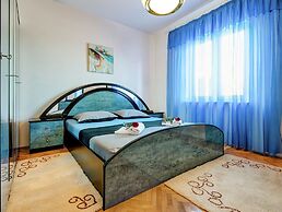 Apartment in Dalmatia near Sea