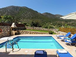 Hillside Villa in Bali With Private Pool