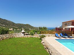 Hillside Villa in Bali With Private Pool