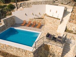 Villa in Podgora With Heated Pool