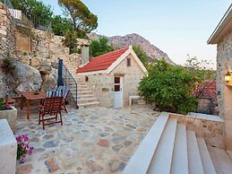 Villa in Podgora With Heated Pool