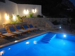 Villa in Podgora With Heated Pool