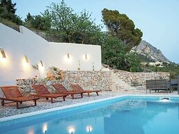 Villa in Podgora With Heated Pool