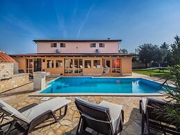 Magnificent Holiday Home in Istria